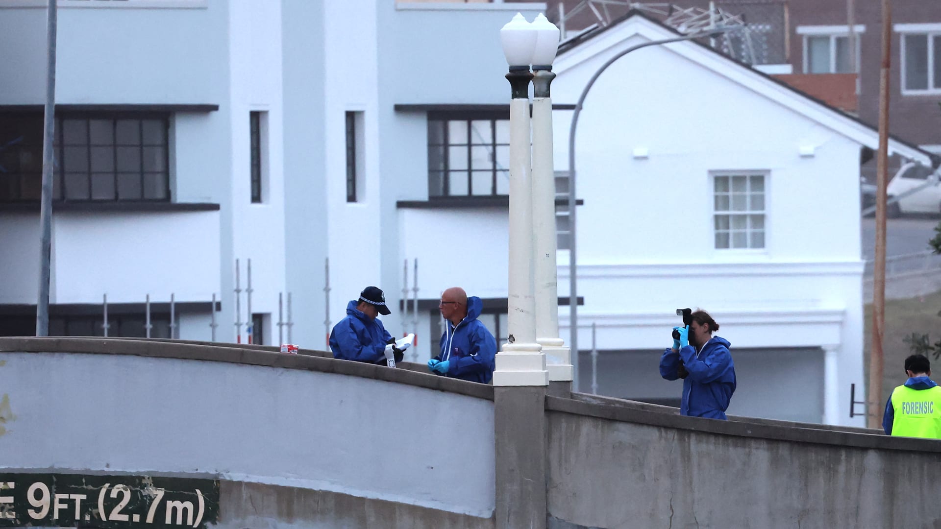 "أب وابنه".. أستراليا تعلن تفاصيل جديدة عن مشتبه بهما في هجوم سيدني