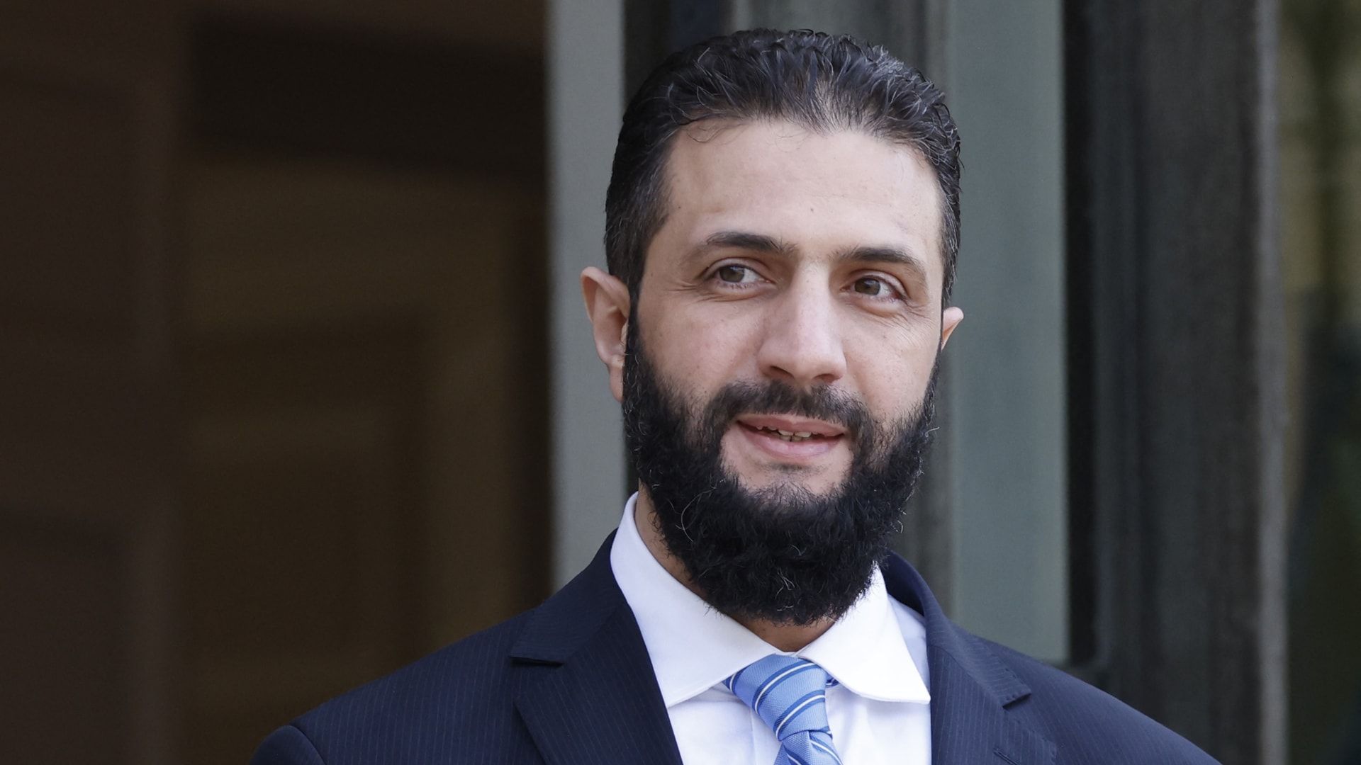 أحمد الشرع والخوف من سيناريو مرسي في مصر وما صارح به حماس عن هجوم 7 أكتوبر.. الكويتي عبدالله النفيسي يشعل تفاعلا