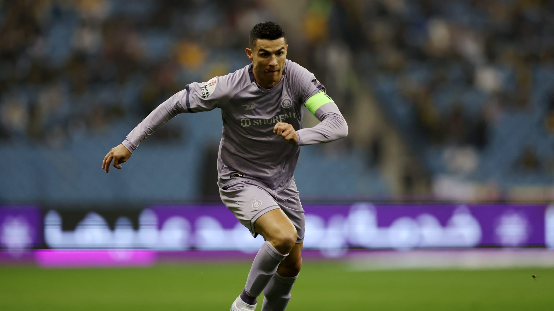 متفوّقاً على أوديون إيغالو.. كريستيانو رونالدو يفوز بجائزة أفضل لاعب في منطقة غرب آسيا