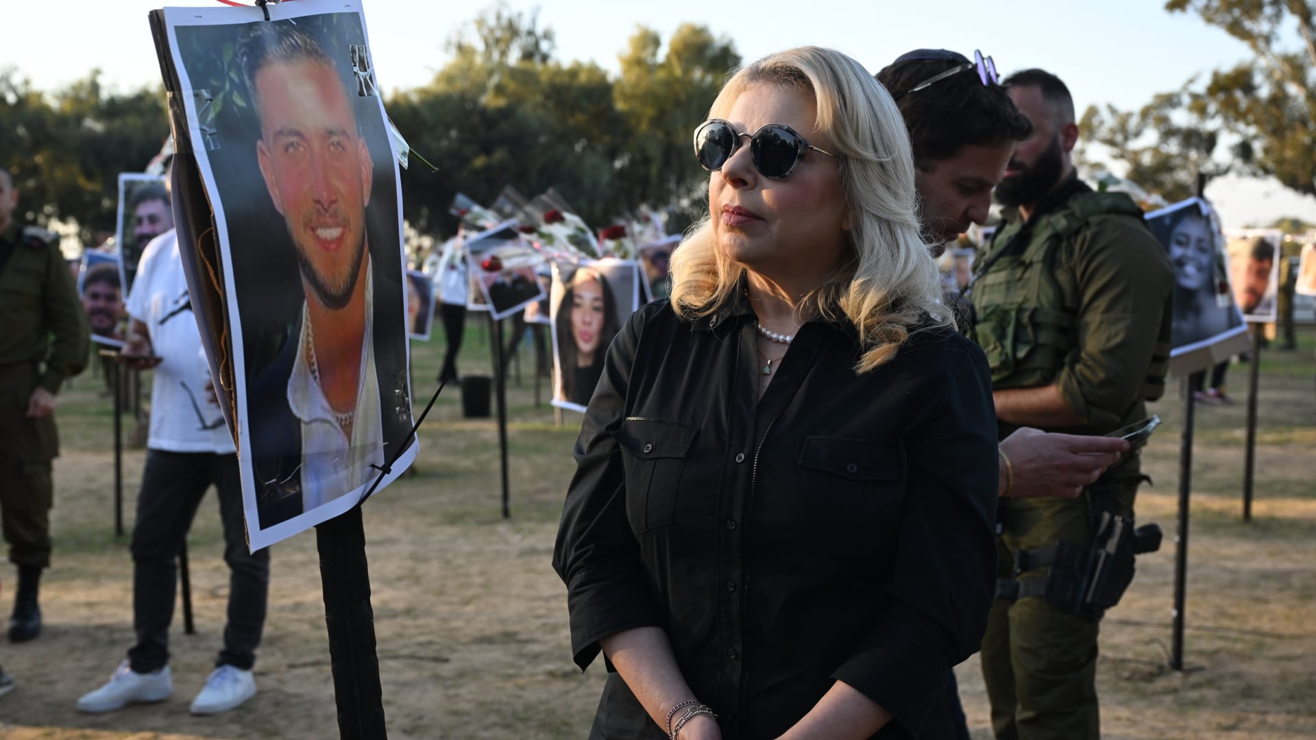 سارة نتنياهو تبعث رسالة إلى البابا فرنسيس للمساعدة في إطلاق سراح الرهائن