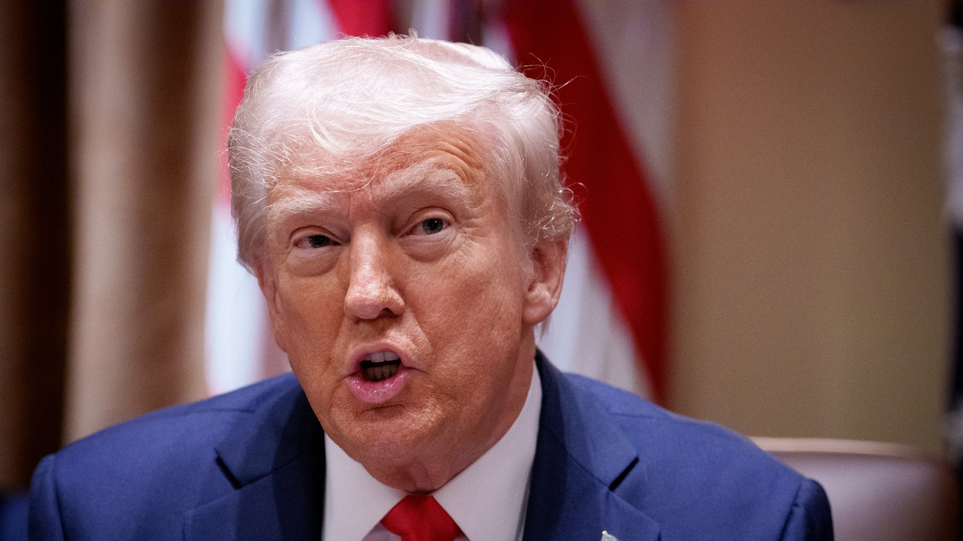 بعد أن فرضتها أمريكا على عدة دول.. ما هي الرسوم الجمركية؟