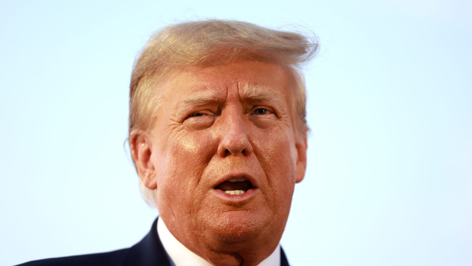 أول تعليق من ترامب بعد تغريمه 355 مليون دولار في قضية احتيال 2 أول تعليق من ترامب بعد تغريمه 355 مليون دولار في قضية احتيال