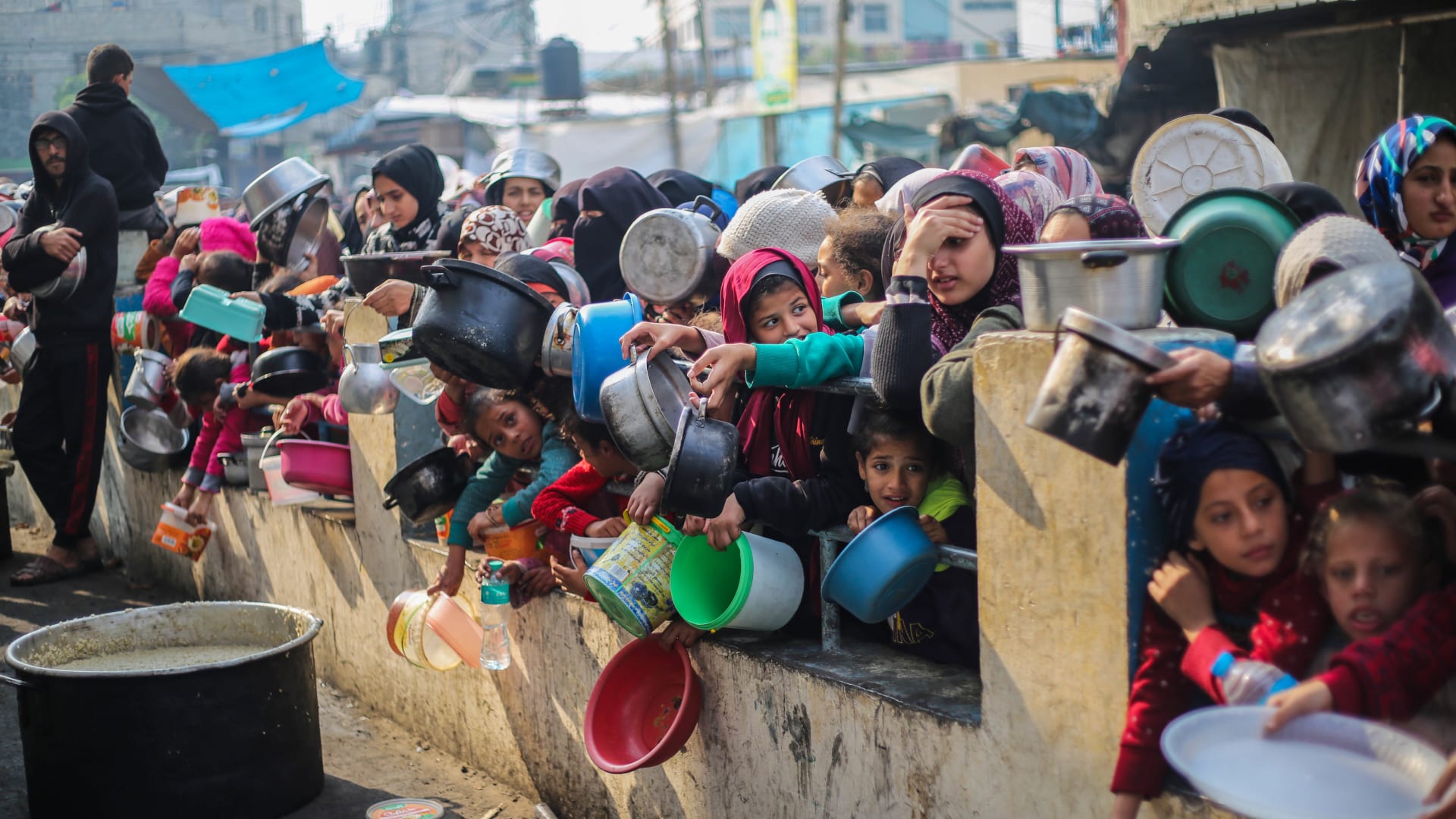 الأونروا: عملياتنا ستتوقف "على الأرجح" بحلول نهاية فبراير بسبب تعليق التمويل 1 الأونروا: عملياتنا ستتوقف "على الأرجح" بحلول نهاية فبراير بسبب تعليق التمويل