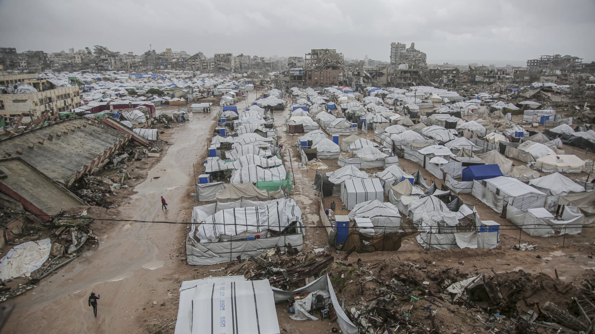 البرد وسوء التغذية يحصدان المزيد من الضحايا في غزة وسط شتاء قارس