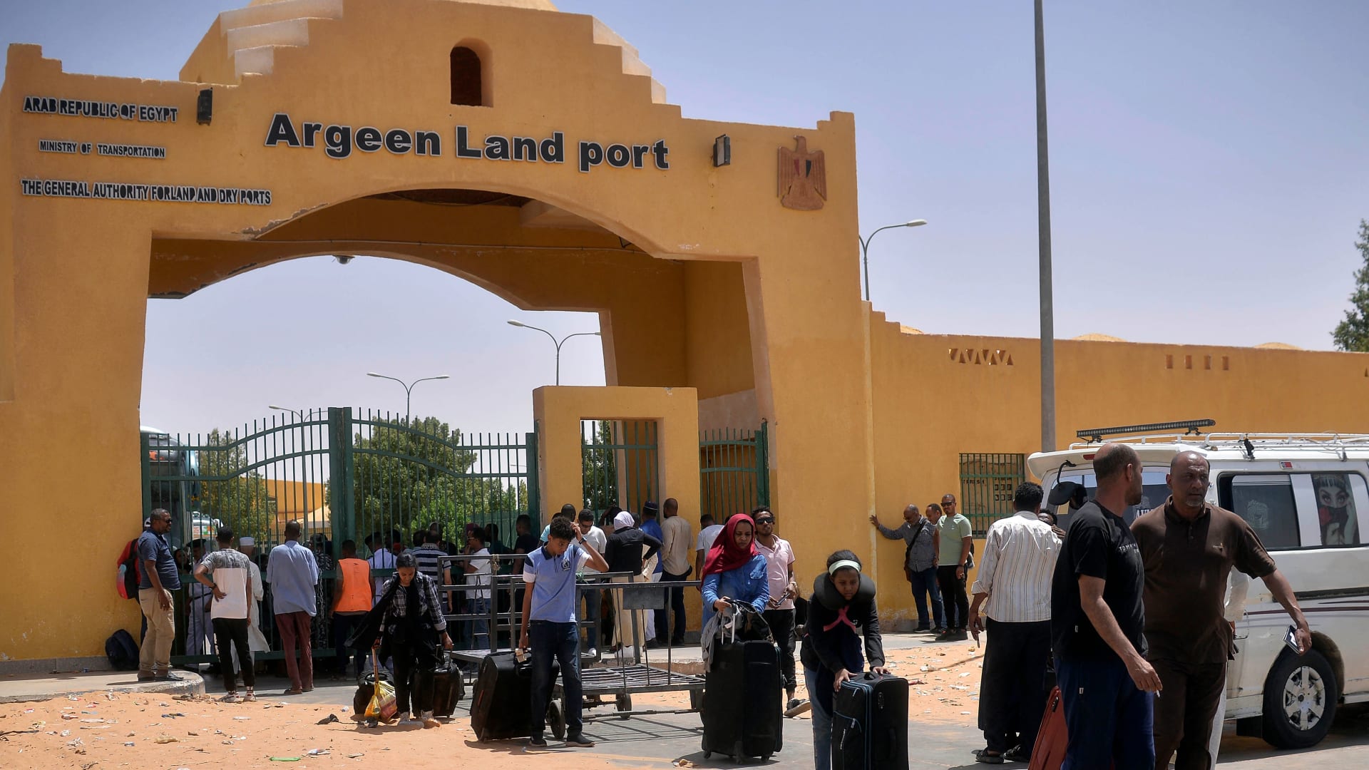 السودان.. أكثر من مليون نازح داخليًا و300 ألف فروا إلى البلدان المجاورة