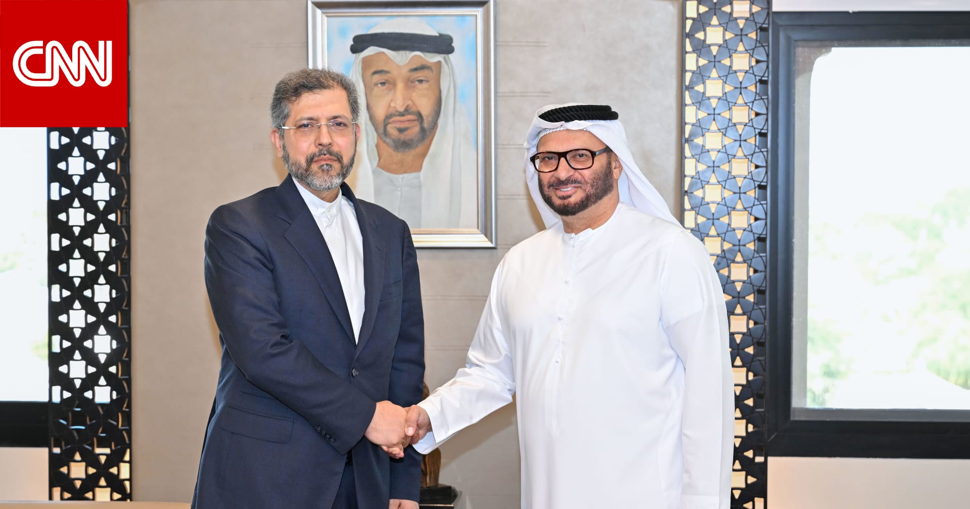 أنور قرقاش يستقبل نائب وزير خارجية إيران وهذا ما بحثاه