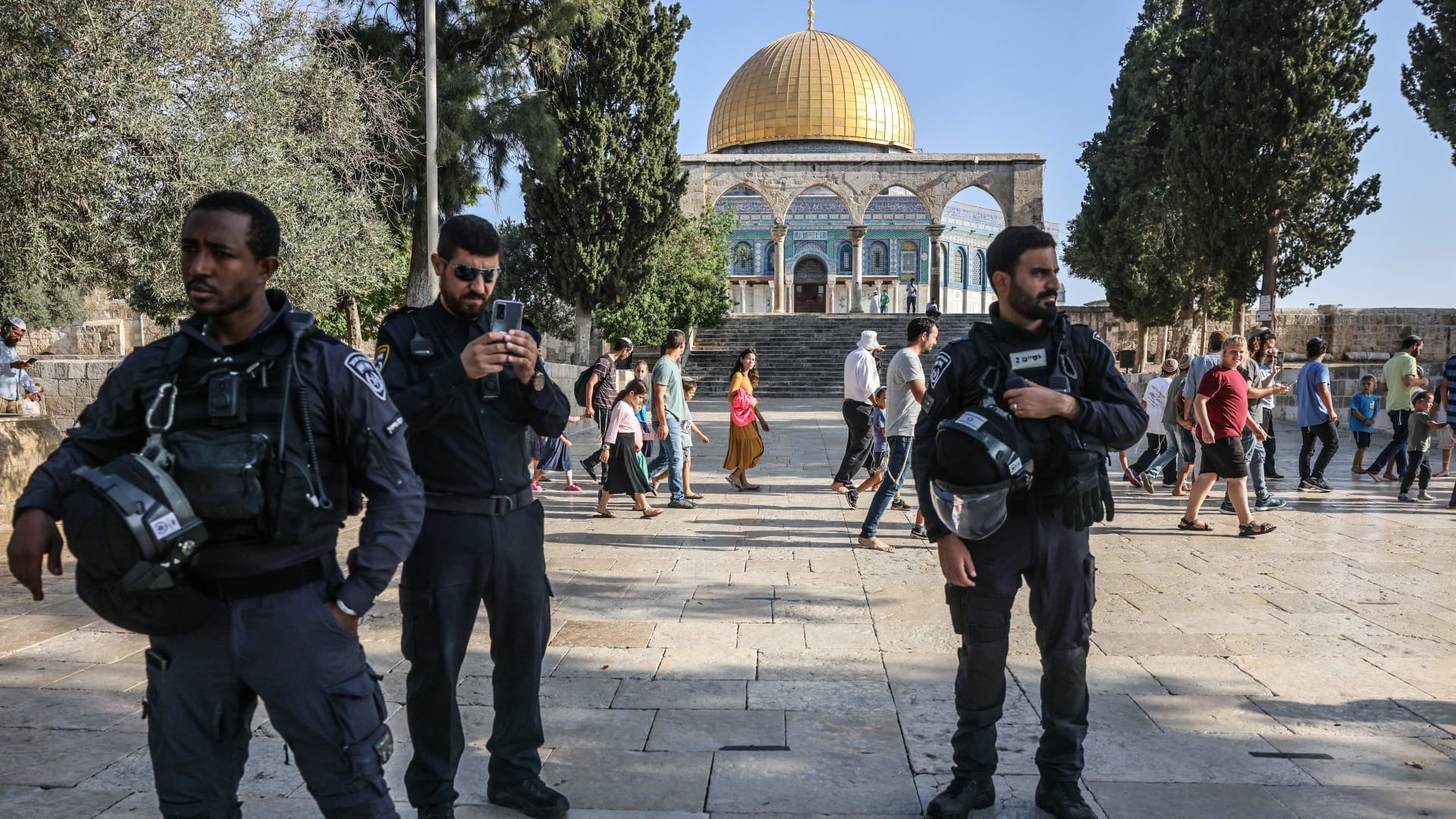 الأردن يدين "انتهاكات إسرائيل" للمسجد الأقصى ويحملها مسؤولية التصعيد