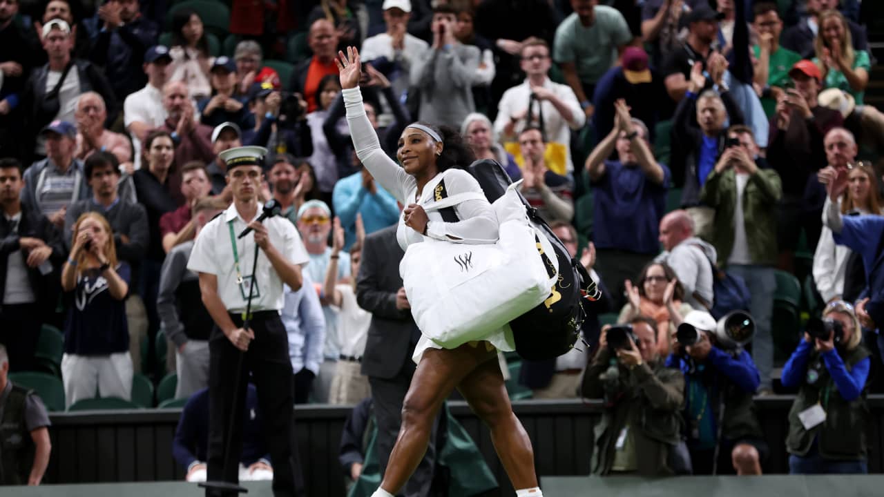 أسطورة التنس الأمريكية سيرينا ويليامز تلمح إلى عزمها التقاعد