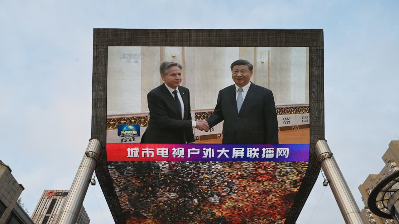 وزير خارجية أمريكا يوضح القضايا التي بحثها خلال زيارته إلى الصين