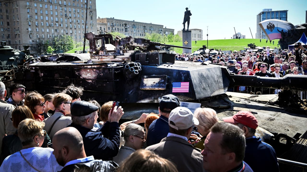 جنود أوكرانيون يوضحون لـCNN كيف جعلتهم الدبابات الأمريكية "أهدافا للضربات الروسية"