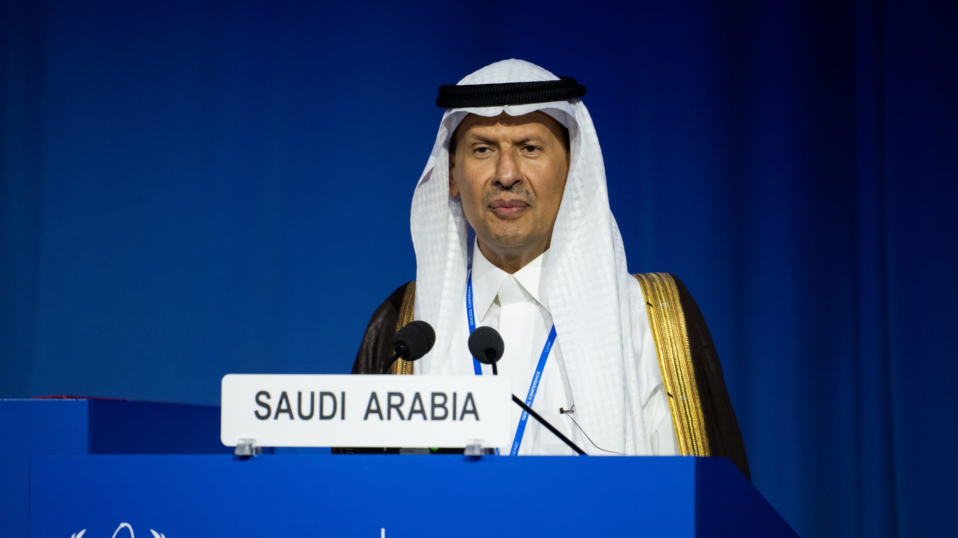 وزير الطاقة السعودي أقول للصينيين نحن قادمون للمنافسة في مجال البطاريات