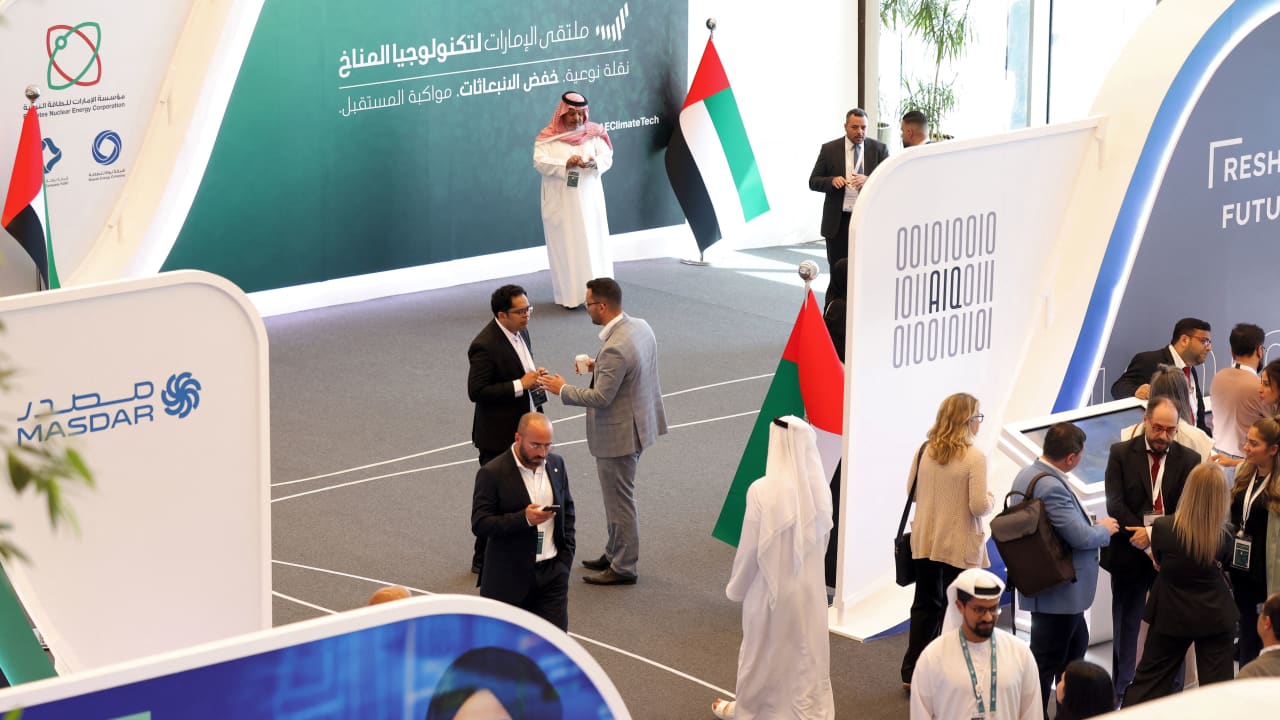 مدير COP28: صناعة النفط والغاز يجب أن تكون جزءًا من محادثات مؤتمر المناخ في أبو ظبي