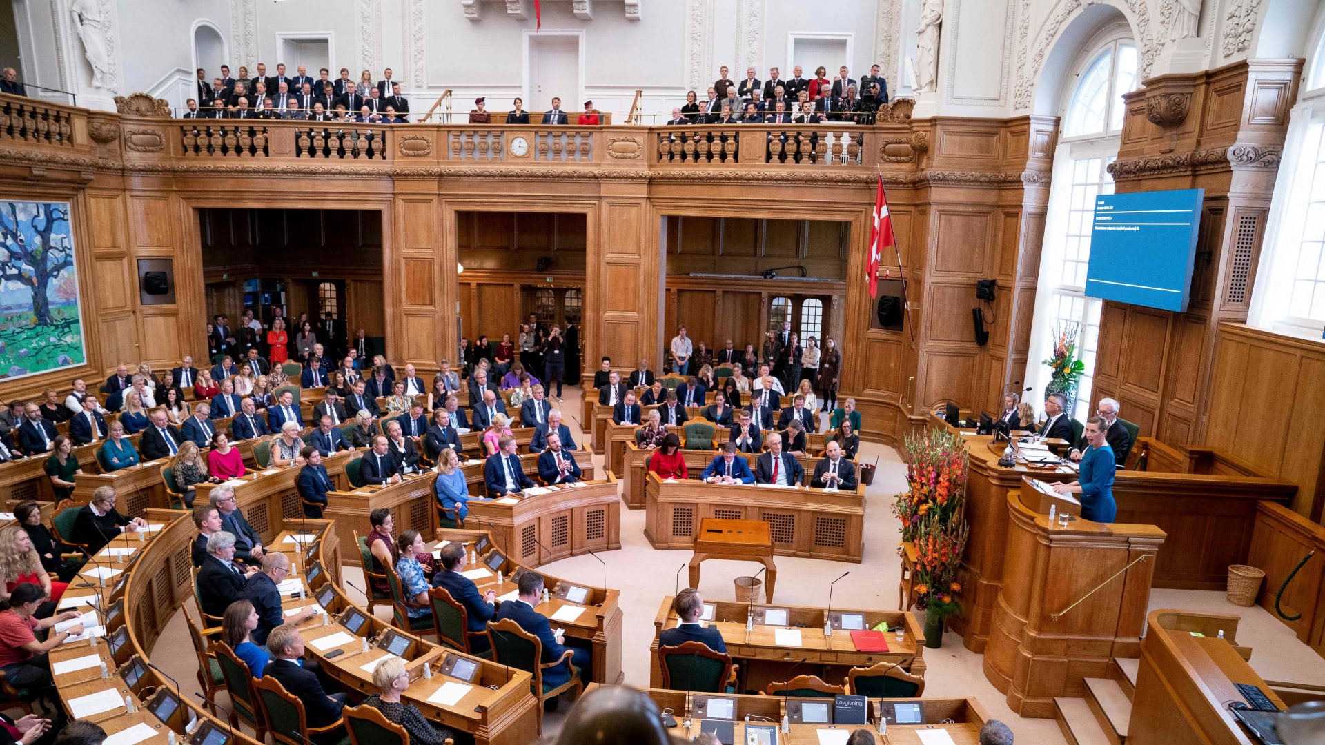 هل ضحك البرلمان الدنماركي على طلب ترامب منحه جائزة نوبل؟