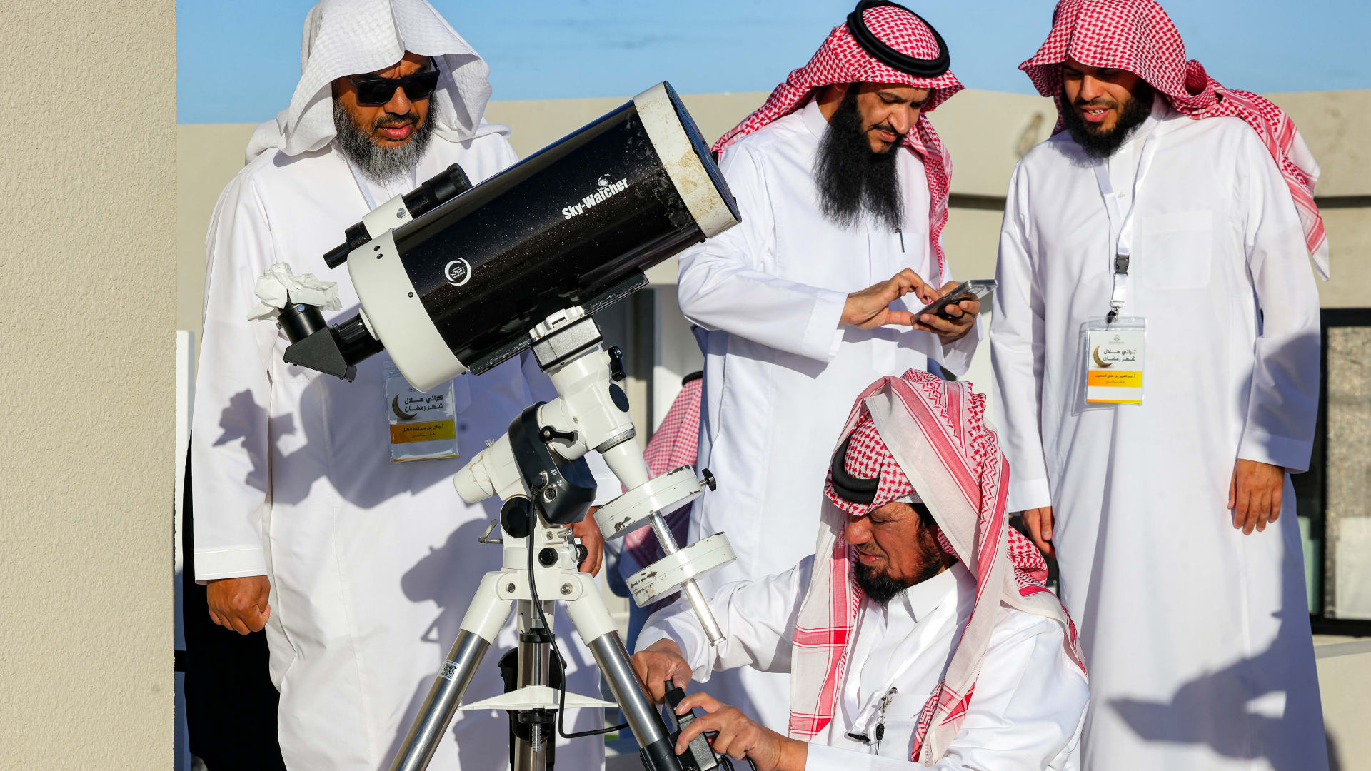 السعودية.. المحكمة العليا تحدد موعد تحري رؤية هلال شوال وبداية عيد الفطر