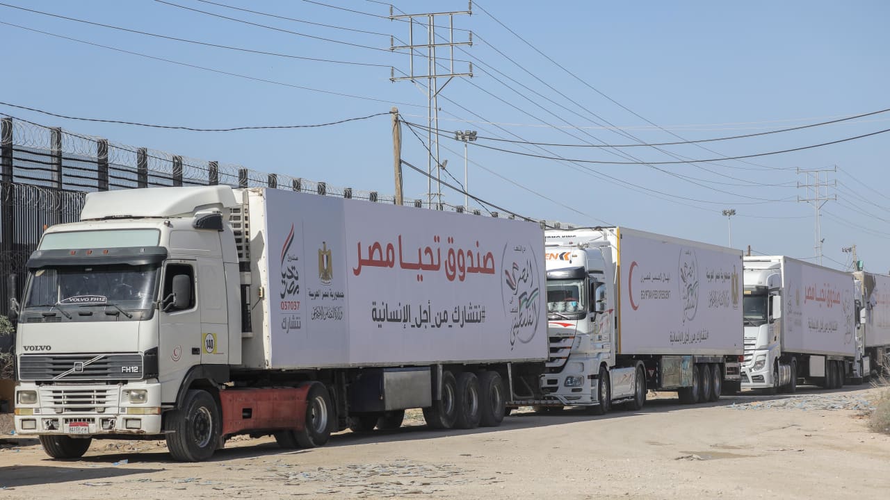 مصر توضح المساعدات التي دخلت غزة خلال اليوم الأول من الهدنة
