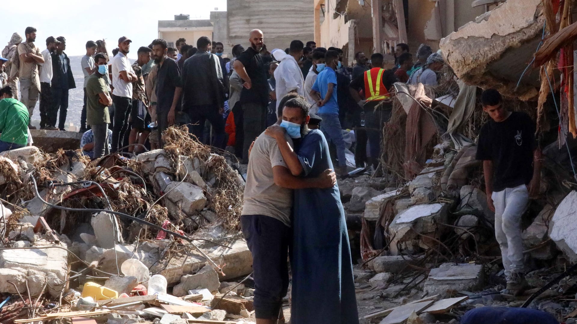 مسؤولة الإعلام في IFRC تتحدث لـCNN عن الدمار في ليبيا بعد إعصار دانيال والتعاون مع سلطتين مختلفتين