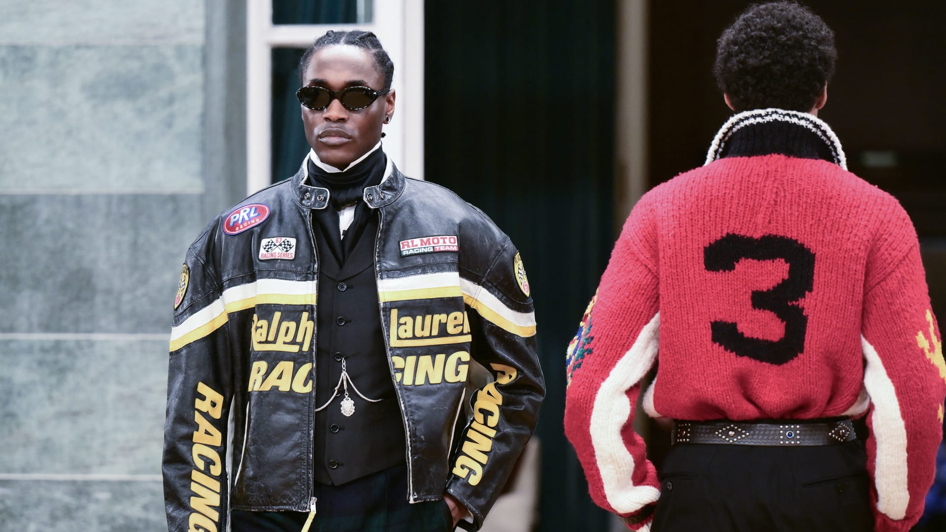 ثلاثة أجيال متتالية.. رالف لورين ينجح بجذب جيل "زد" في أسبوع الموضة الرجالي بميلانو