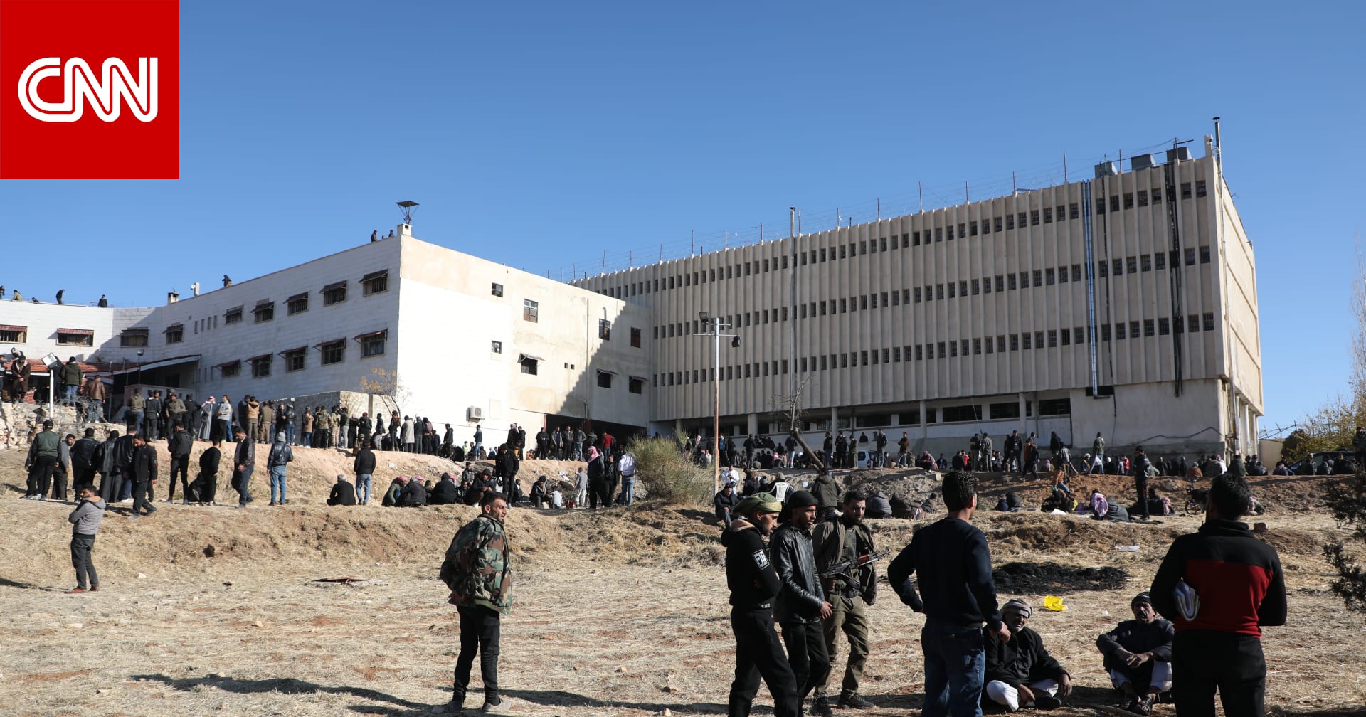 سوريا.. ما حقيقة صورة سجين "الحفرة" في سجن صيدنايا؟