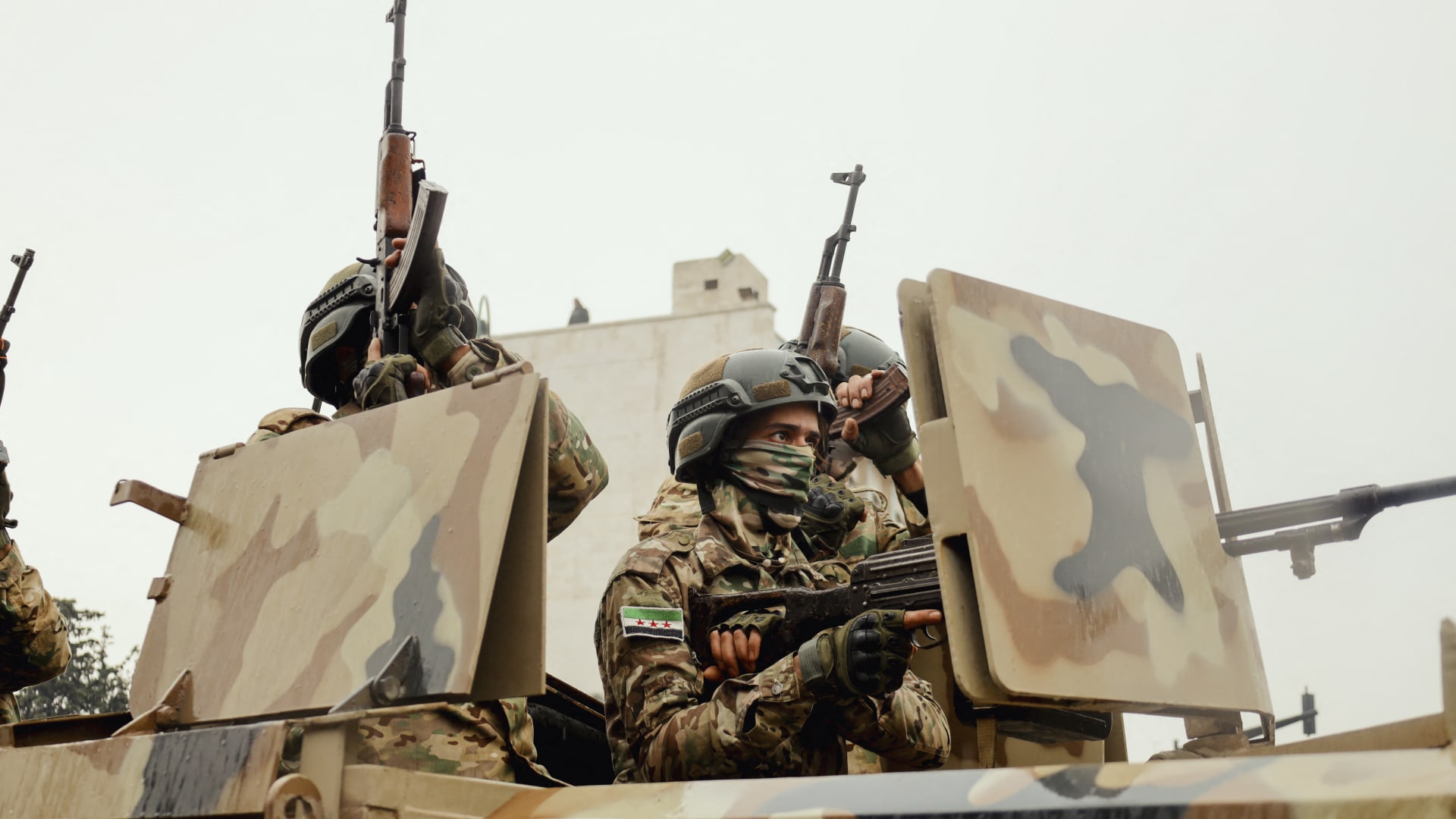 سوريا تعتقل 5 مشتبه بهم بعد مقتل جنديين أمريكيين ومترجم في هجوم تدمر