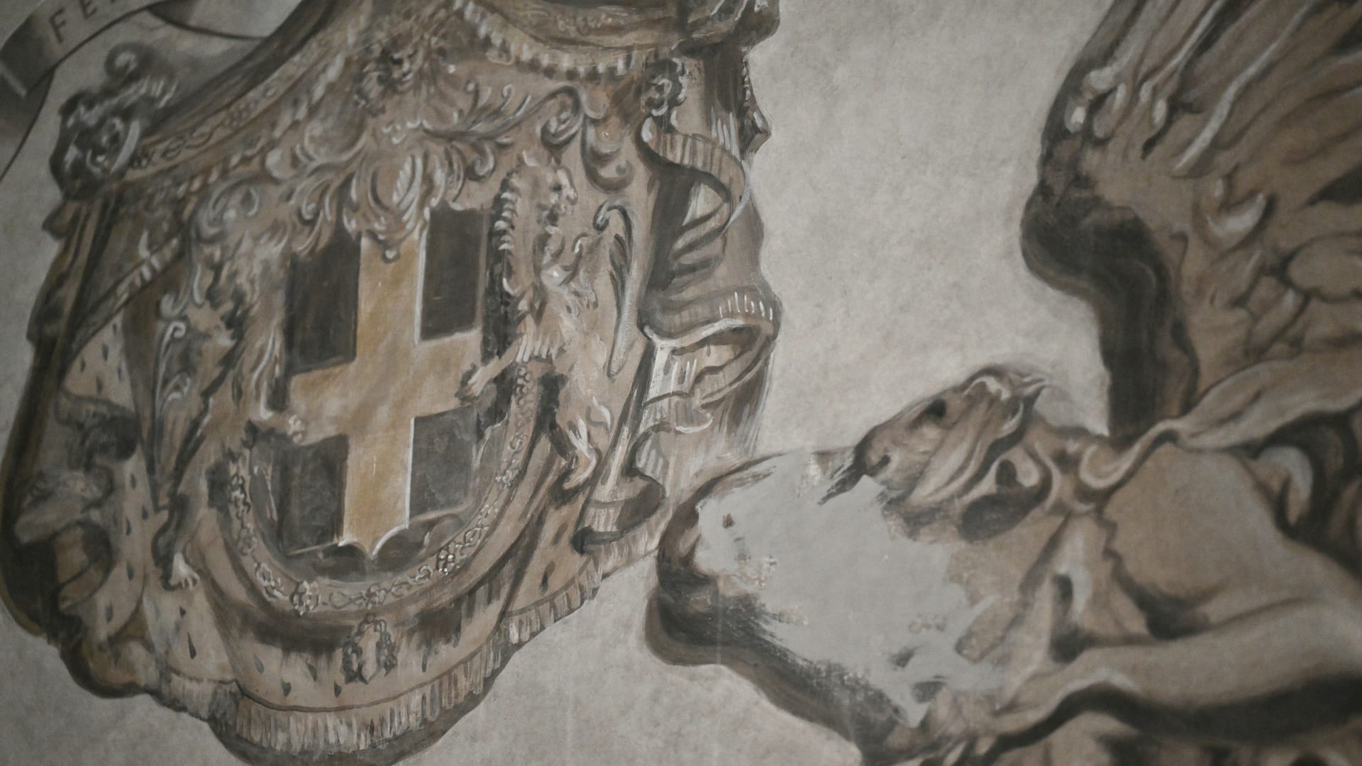 إزالة "الوجه الملائكي" لرئيسة وزراء إيطاليا من جدارية كنيسة بعدما أثار غضباً