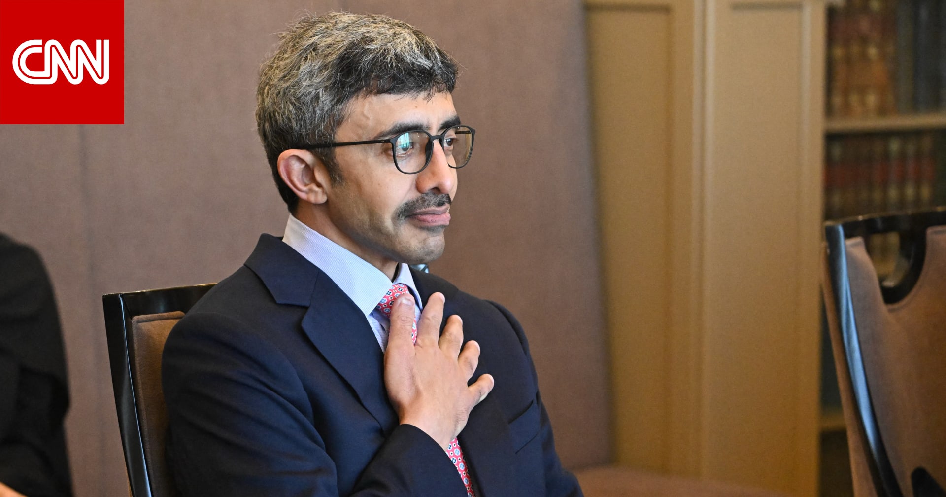 "تجسّد الثقة الدولية بالدولة"..عبدالله بن زايد يرحب باستضافة الإمارات لمحادثات أمريكا وروسيا وأوكرانيا