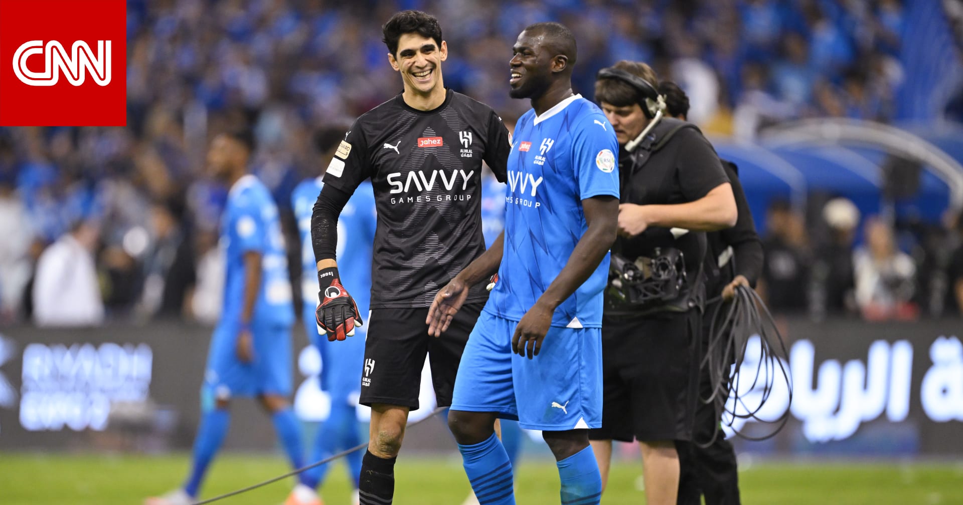 تصرف "لافت" من كوليبالي مع ياسين بونو على هامش نهائي كأس إفريقيا