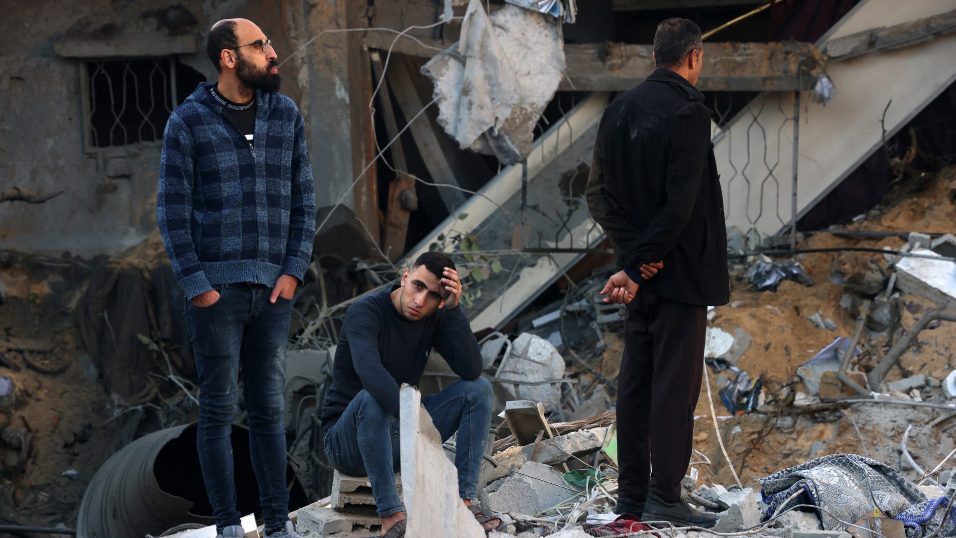 إسرائيل تشن سلسلة غارات مدمرة على شمال غزة وأنباء عن عشرات القتلى