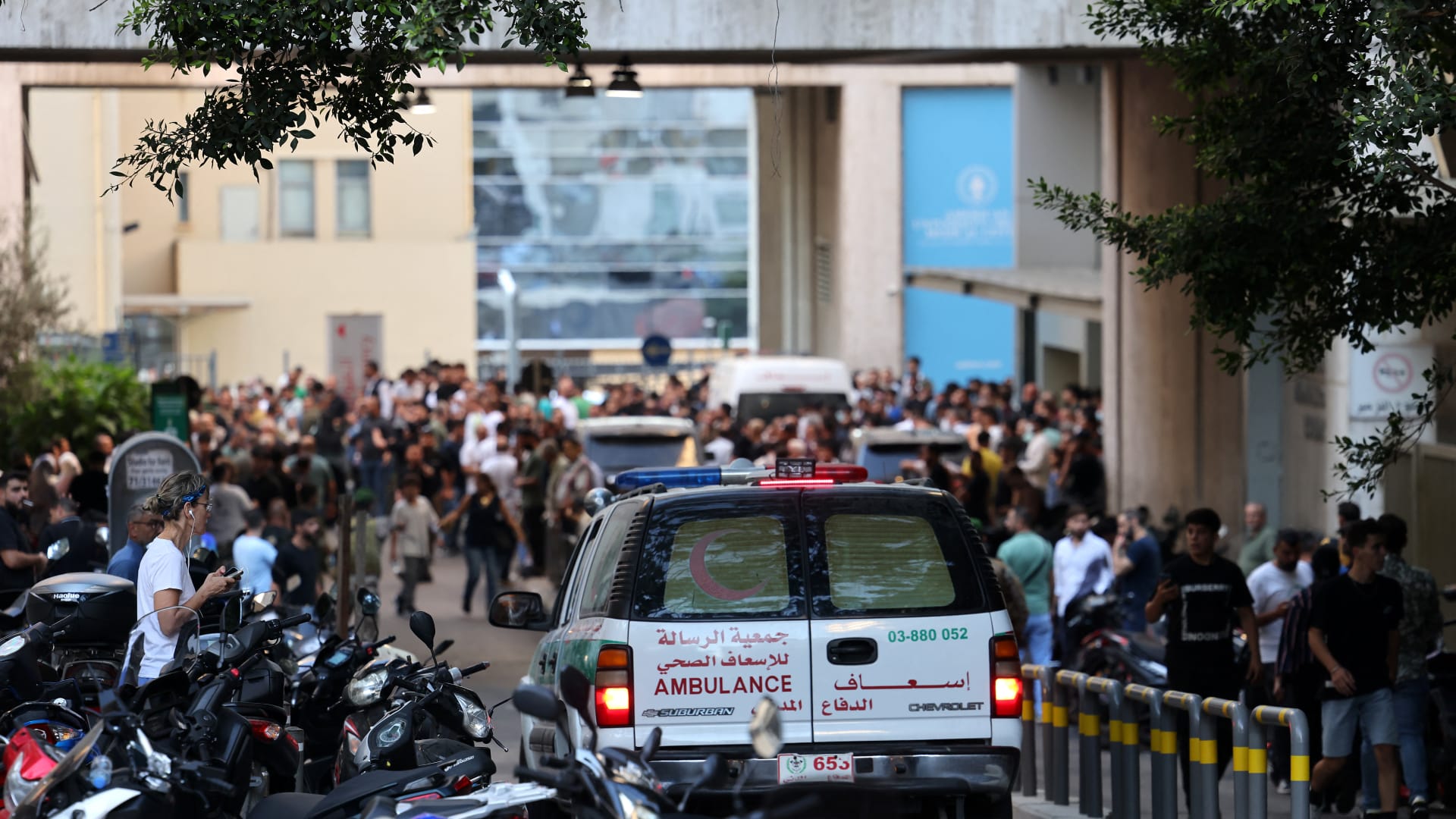 فيديو يظهر لحظة انفجار جهاز "بيجر" في متجر بلبنان