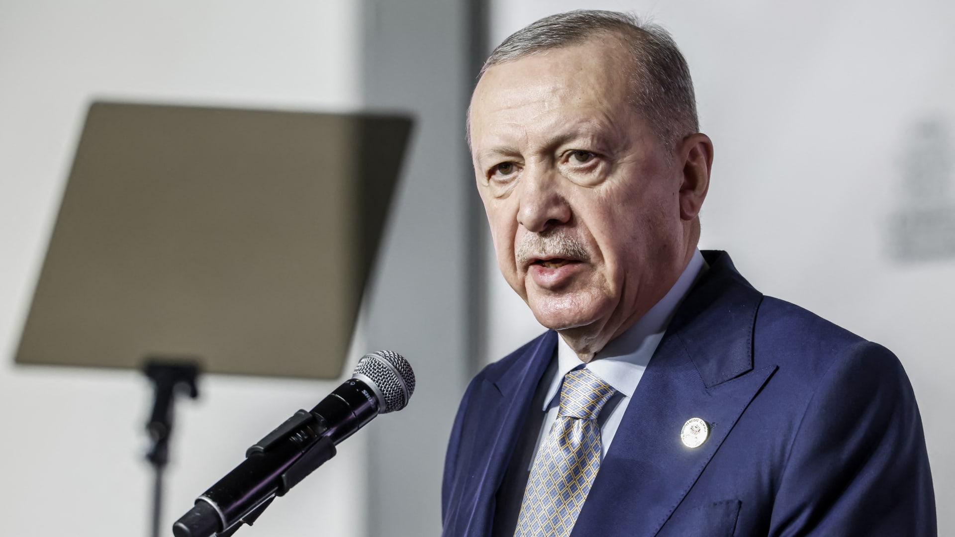 "استعرض قدرات تركيا والهدف منها".. أردوغان يعلن بدء بناء حاملة طائرات ثانية بطول 300 متر