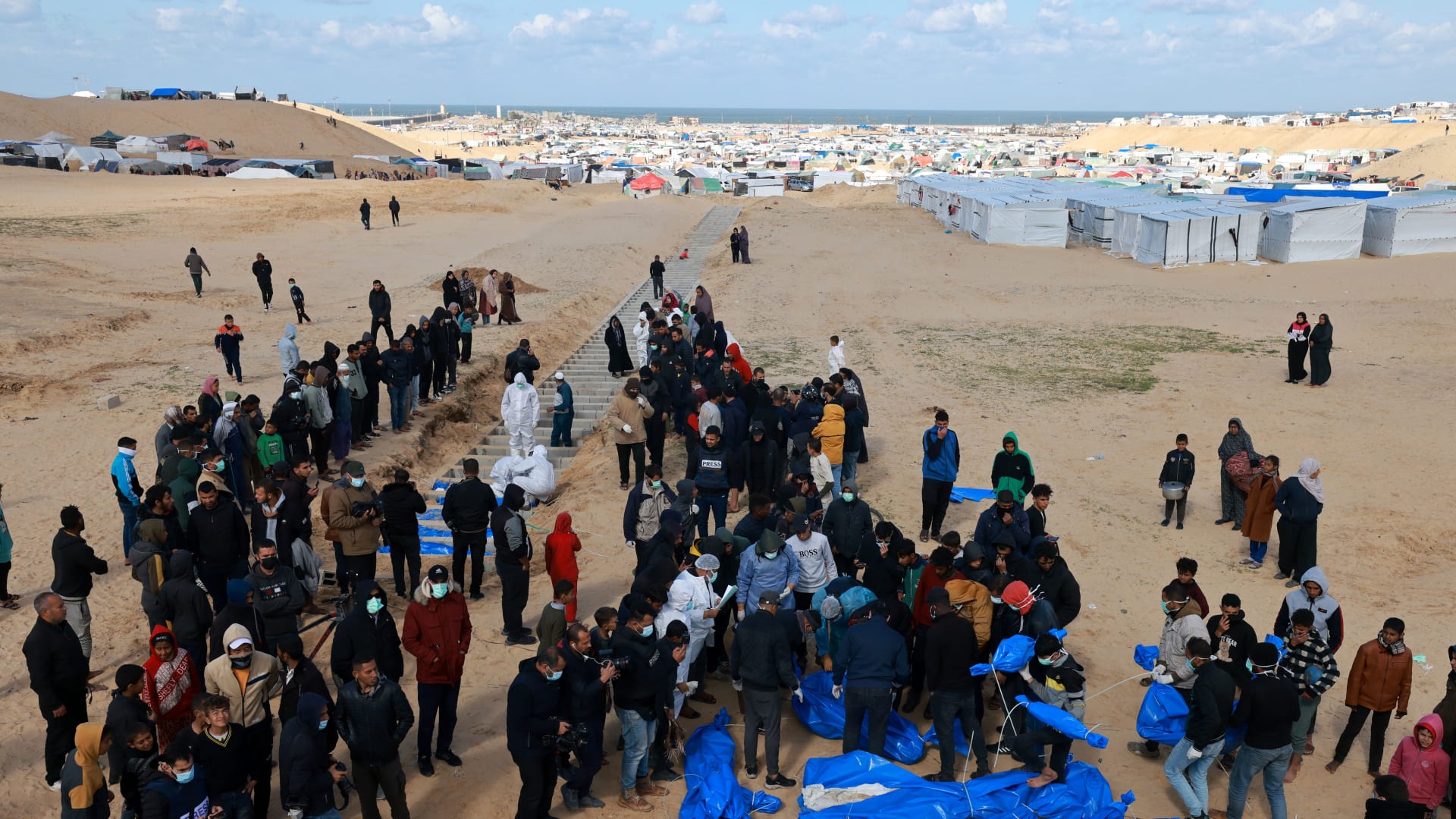 غزة: استعادة 100 جثة مجهولة الهوية من إسرائيل 1 غزة: استعادة 100 جثة مجهولة الهوية من إسرائيل