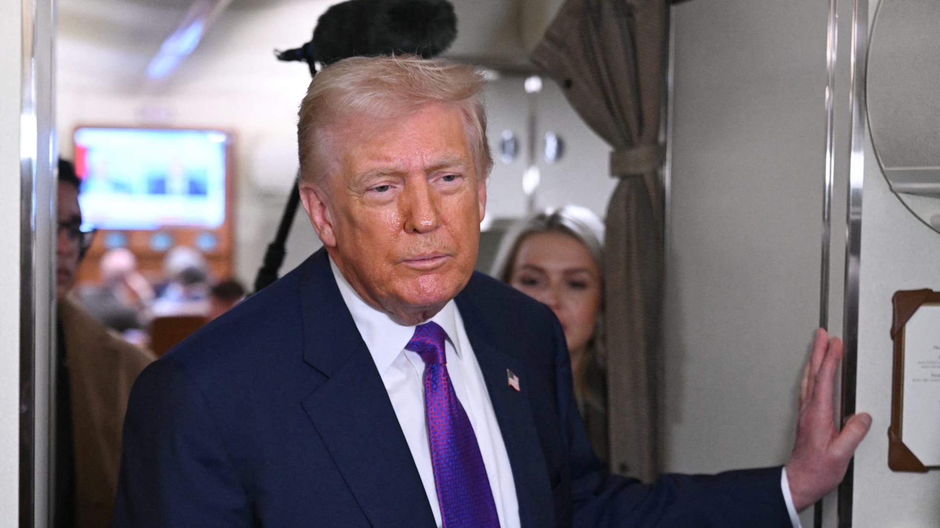 أول تعليق لترامب بشأن القبض على الأمير البريطاني السابق أندرو