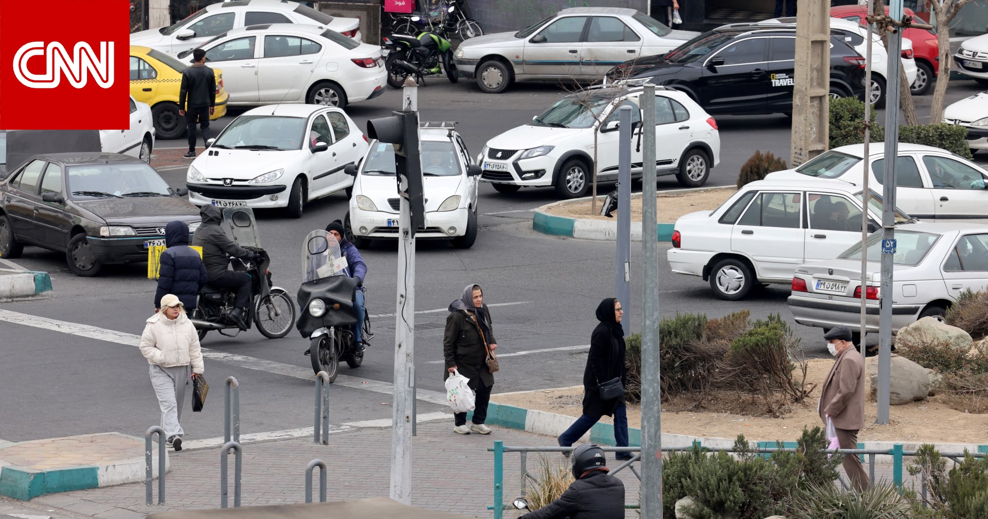 إيران.. قائمة بيضاء لمن يسمح لهم بدخول الانترنت مع عودة الاتصال جزئيا