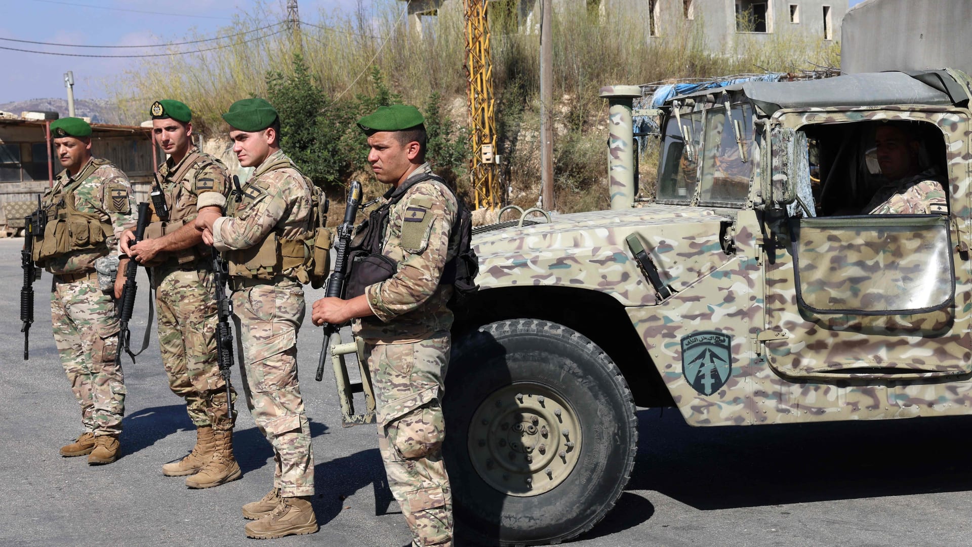 رئيس الأركان الأمريكي يتصل بقائد الجيش اللبناني بشأن حرب غزة 1 رئيس الأركان الأمريكي يتصل بقائد الجيش اللبناني بشأن حرب غزة