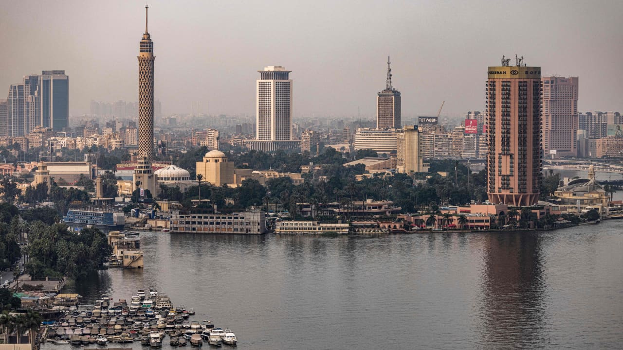 وفد صندوق النقد يزور مصر بعد قرابة عام من التأجيل.. وخبراء: اتجاه لصرف باقي شرائح القرض