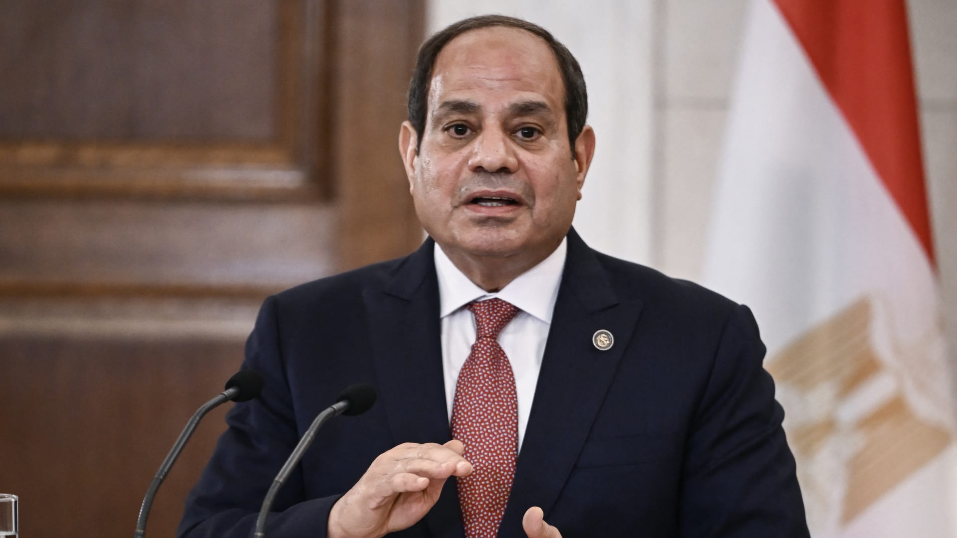 الرئيس المصري يطمئن على الفنان عبدالرحمن أبو زهرة بمكالمة هاتفية