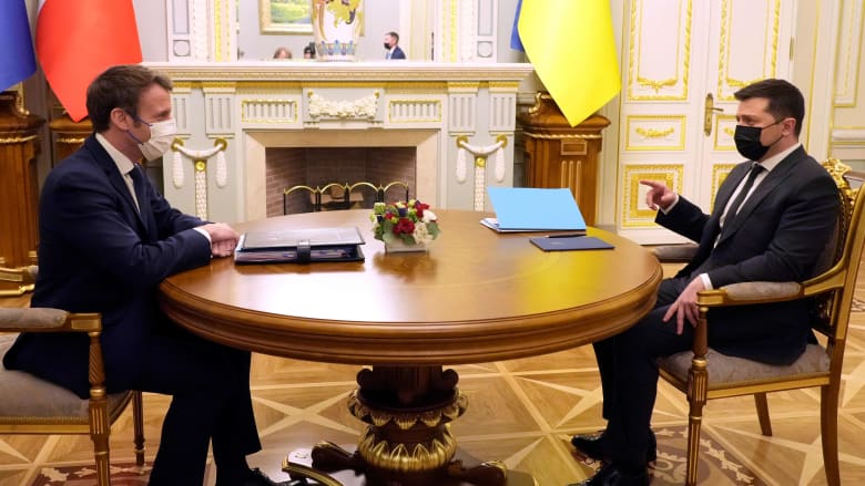 ماكرون في كييف بعد زيارته موسكو لمناقشة التهديد الروسي لأوكرانيا