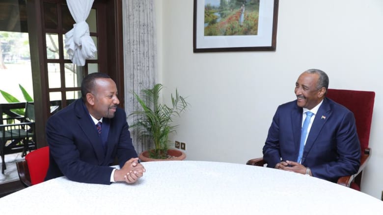 جانب من لقاء رئيس الوزراء الإثيوبي أبي أحمد، مع رئيس مجلس السيادة الانتقالي في السودان، الفريق عبدالفتاح البرهان