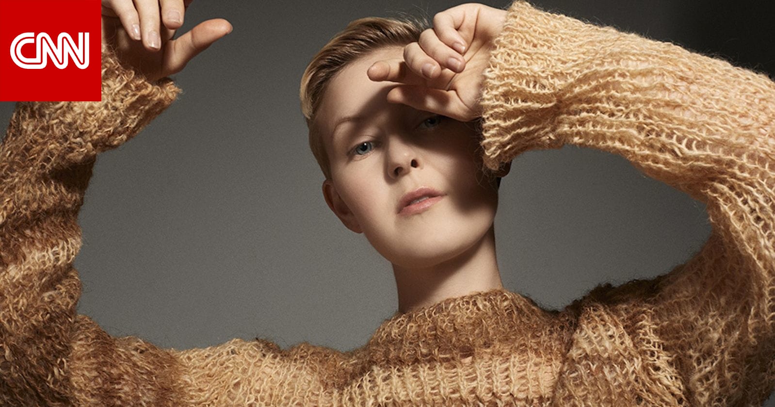 A shirt woven from human hair.. Will this type of fabric revolutionize the fashion industry?