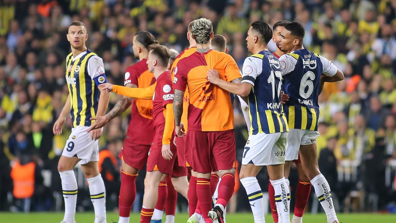 انتهت بعد دقيقة واحدة.. واقعة "غريبة" في مباراة كأس السوبر التركي
