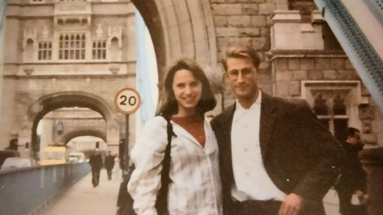 هكذا جمع برج لندن التاريخي عاشقين من بلدين مختلفين في قصة حب بدأت بالصدفة