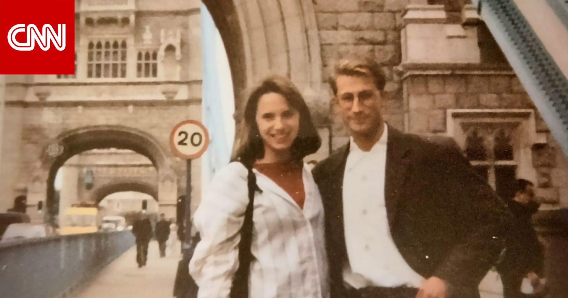 هكذا جمع برج لندن التاريخي عاشقين من بلدين مختلفين في قصة حب بدأت بالصدفة 