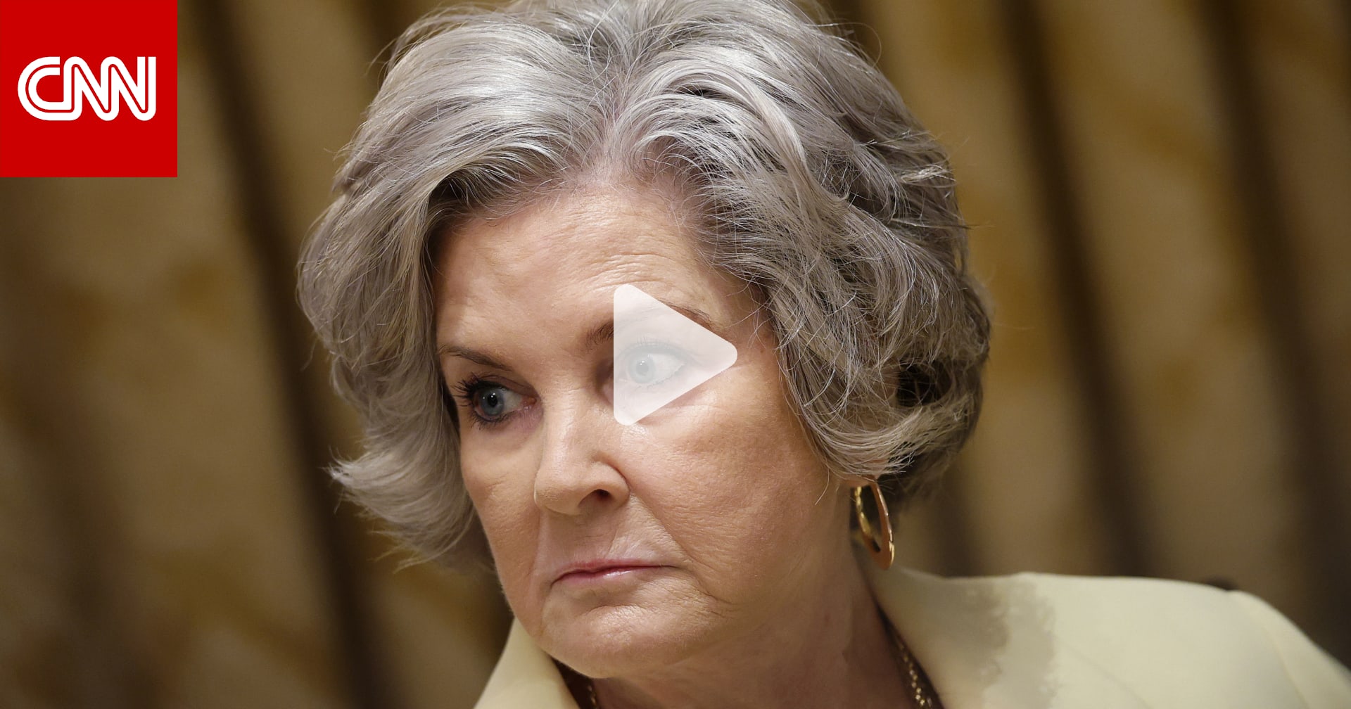 "يسعى للانتقام ويملك شخصية مدمن كحول".. صدمة من تصريحات كبيرة موظفي ترامب 