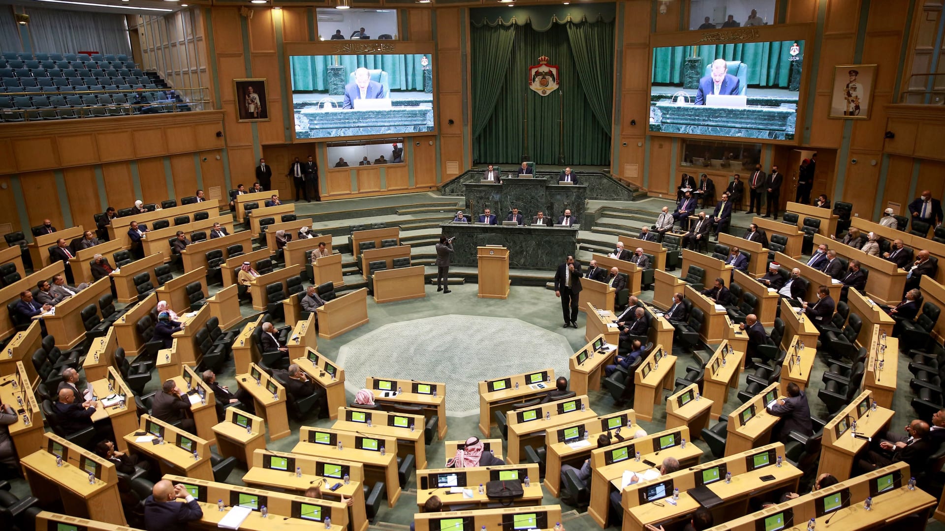 برلمان الأردن يقر مشروعًا لتعديل الدستور بعد جلسات ماراثونية.. هذه أبرز ملامحه