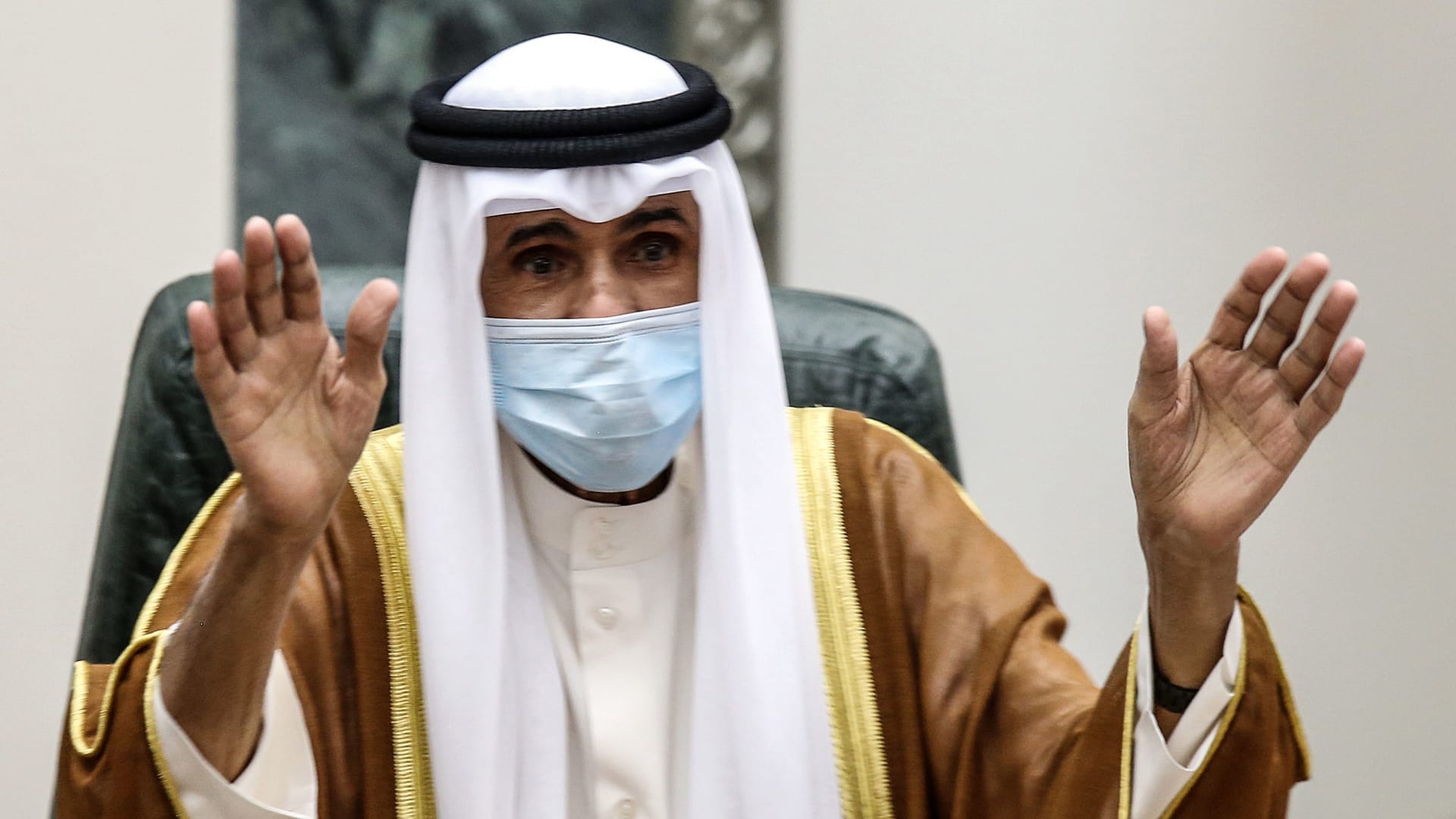 أمير الكويت يستعين بولي العهد لتولي بعض اختصاصته الدستورية