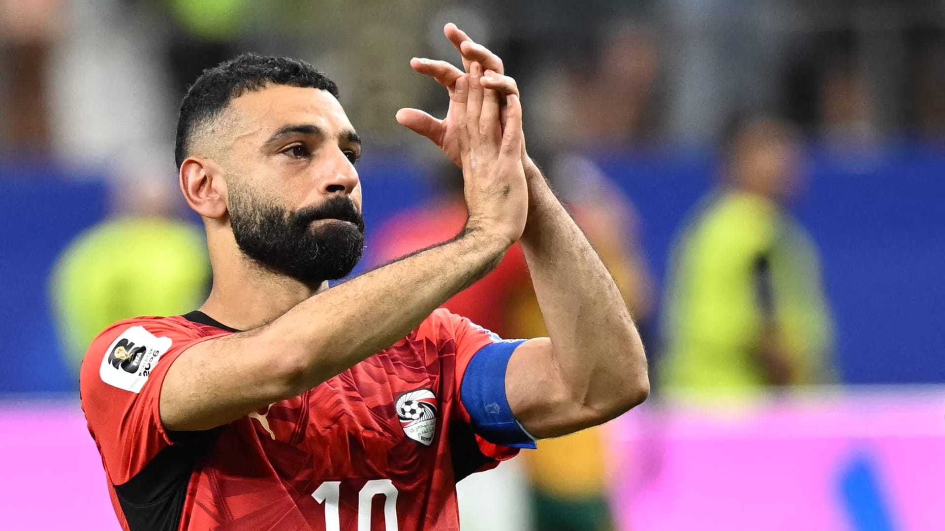 "عارف إنكم لسا زعلانين".. وعد من محمد صلاح للجماهير المصرية بعد رحلة المونديال
