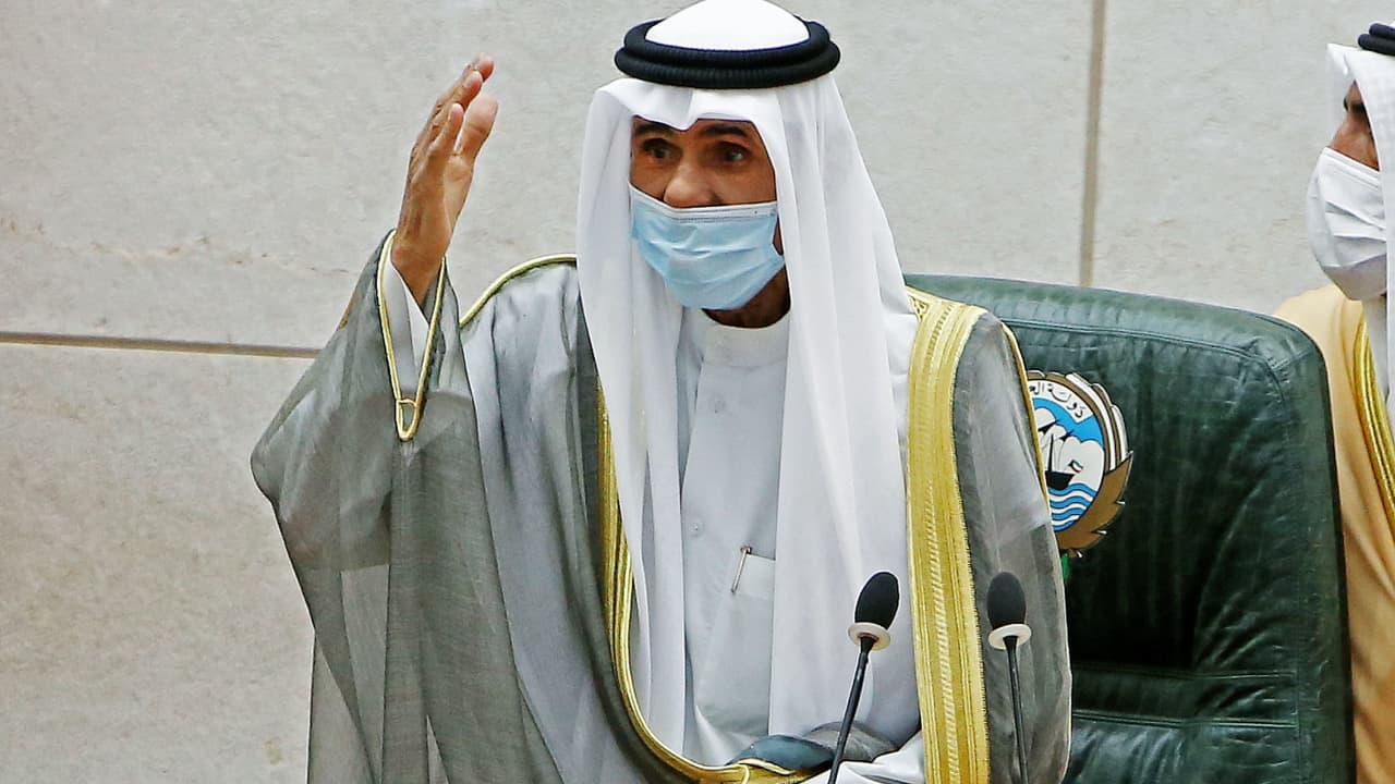 وزير الديوان الأميري الكويتي يكشف عن الحالة الصحية للشيخ نواف الأحمد الجابر