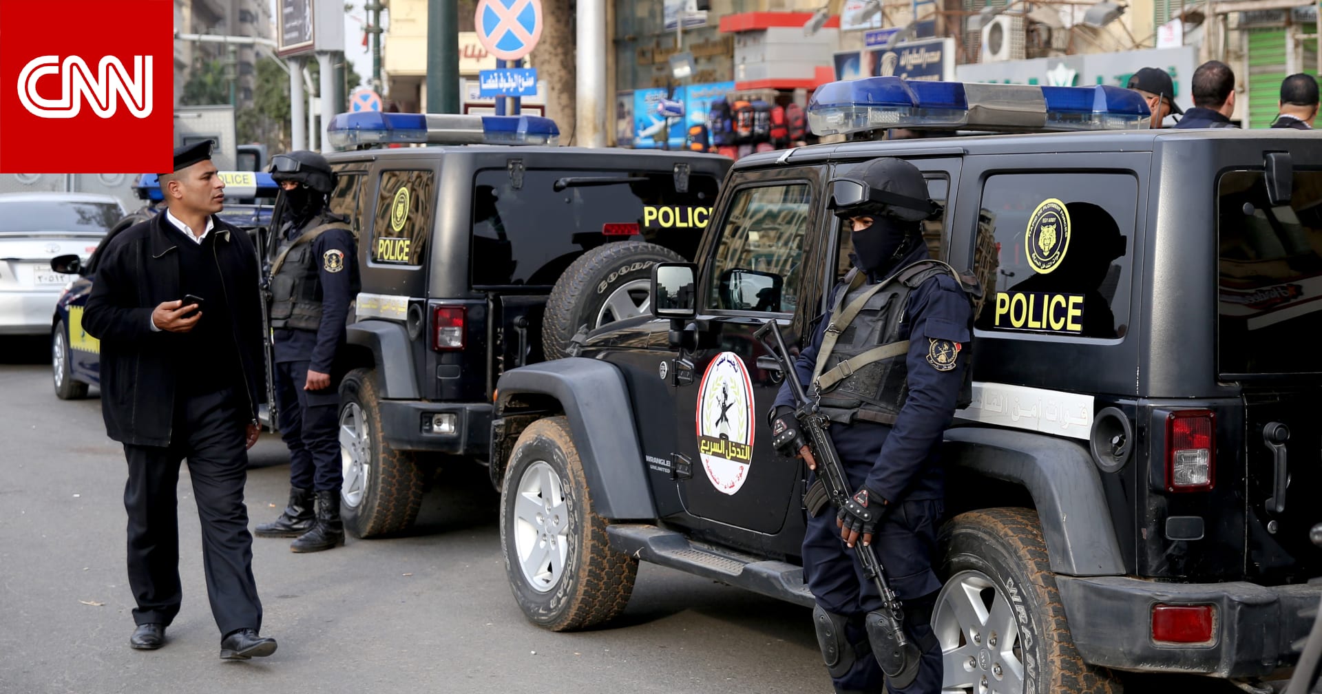 مصر.. فيديو لشخص يرمي المارة بالحجارة من فوق مأذنة مسجد والداخلية تعلق