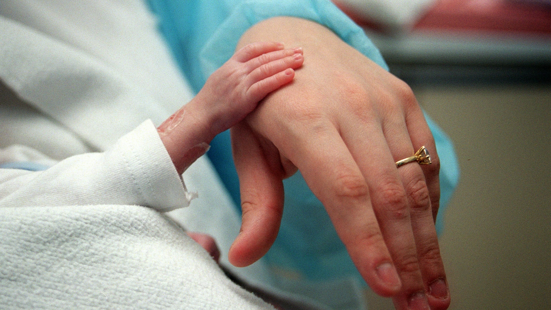 ما هي الطرق المتبعة لتقليل مخاطر إنجاب طفل بعيوب خلقية؟ 1 ما هي الطرق المتبعة لتقليل مخاطر إنجاب طفل بعيوب خلقية؟