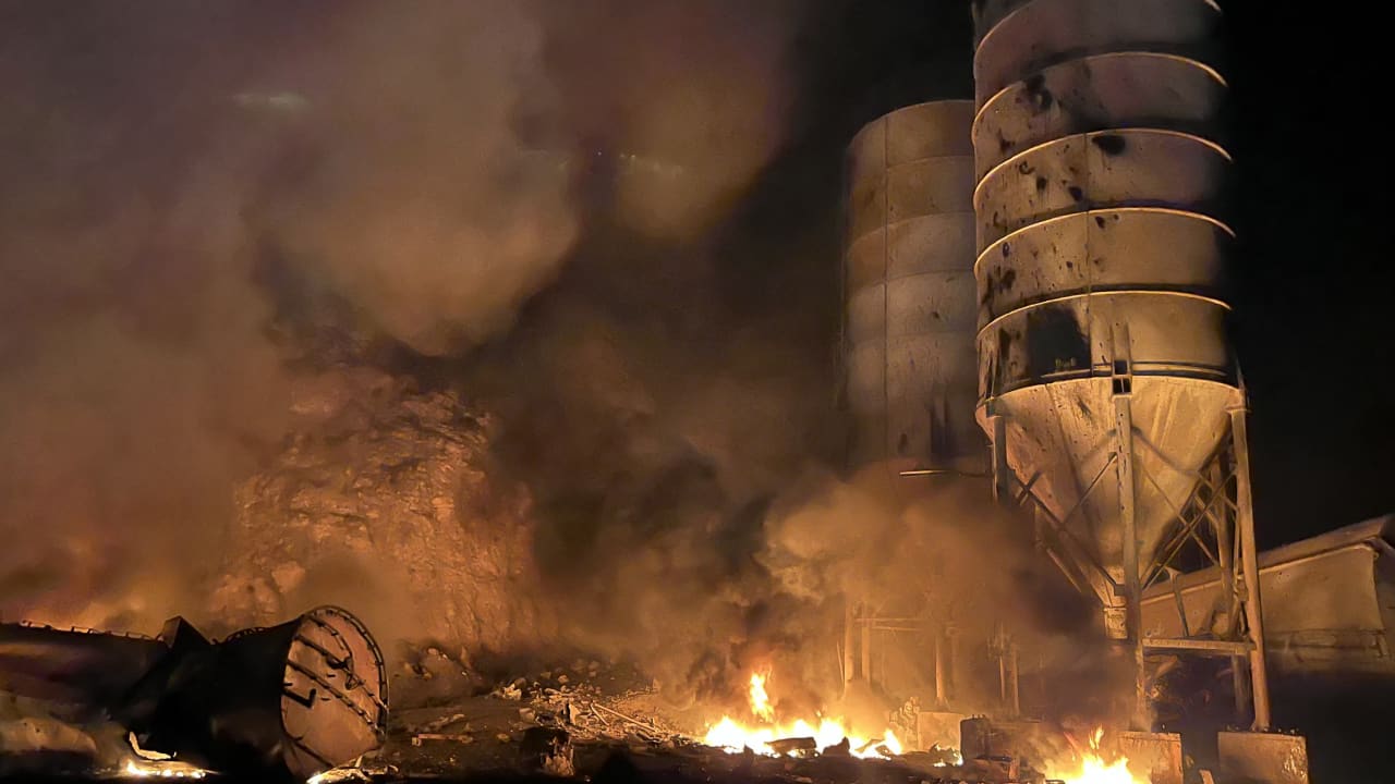 فيديو متداول لـ"انفجار هائل في معسكر للحشد الشعبي بالعراق".. ما حقيقته؟