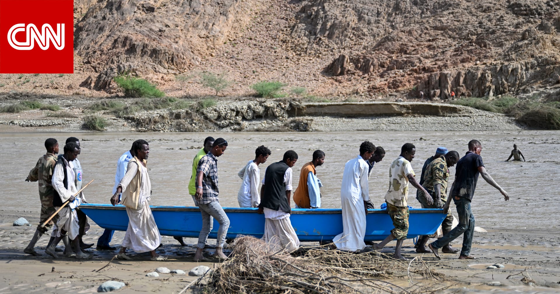 فيضانات مدمرة تقتل العشرات بينما يصارع السودان الحرب أهلية